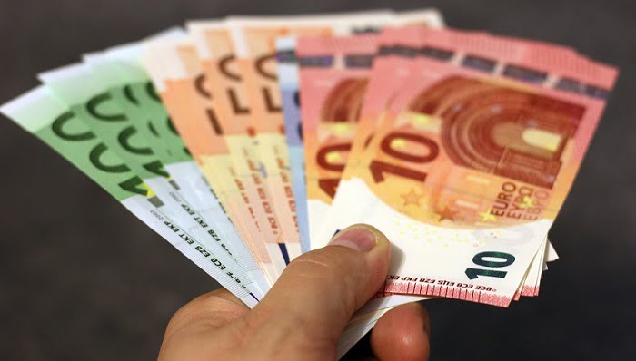 Kam investovat 10000